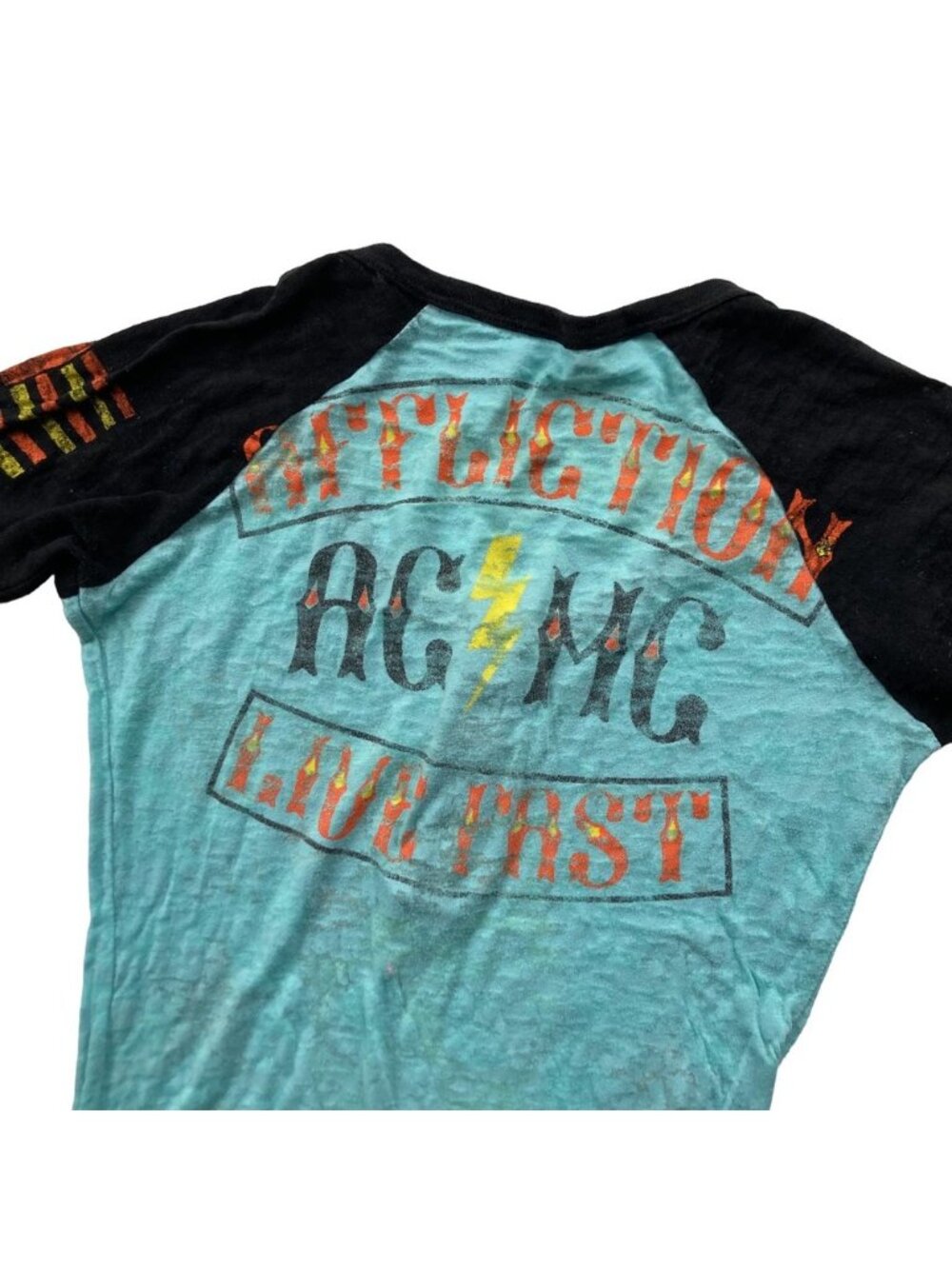 Skull with Bow Graphic Tee - Picture 4 of 4